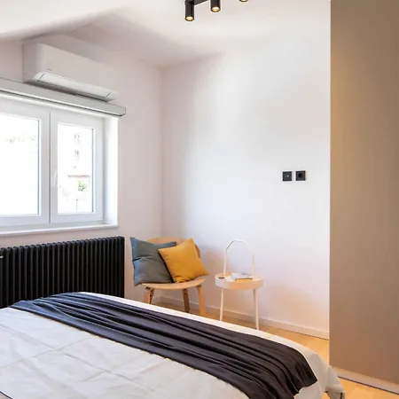 In 41689 Apartamento *